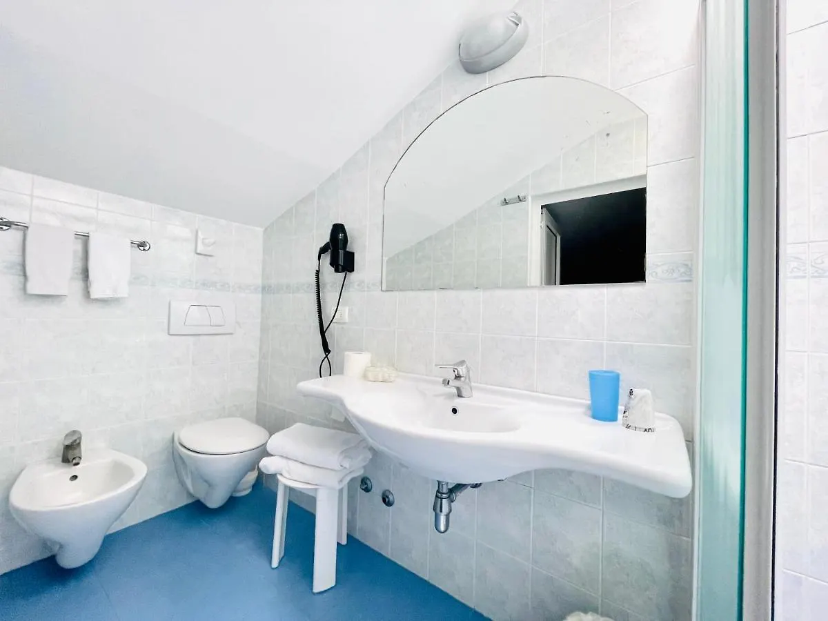 Hotel Tirsus بيلاريا-إيجيا مارينا 3*,